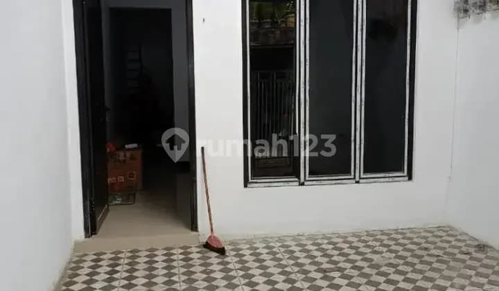 Kost pria dan wanita, lokasi dkt jalan tol