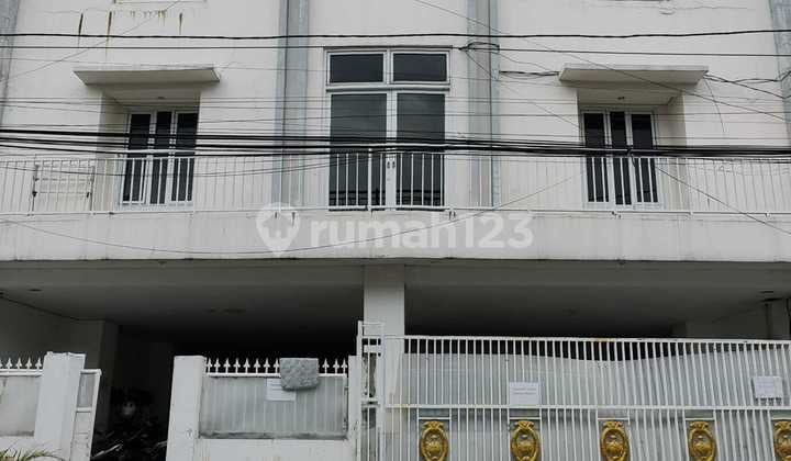 Kost2n di Johar Baru Jakarta Pusat.