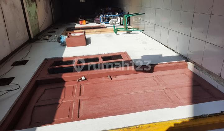 Mr. Sumargono's Boarding House