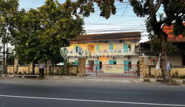 Kos Labuh Biru Fasilitas Lengkap, Parkir Luas, Dekat Kampus & Mall