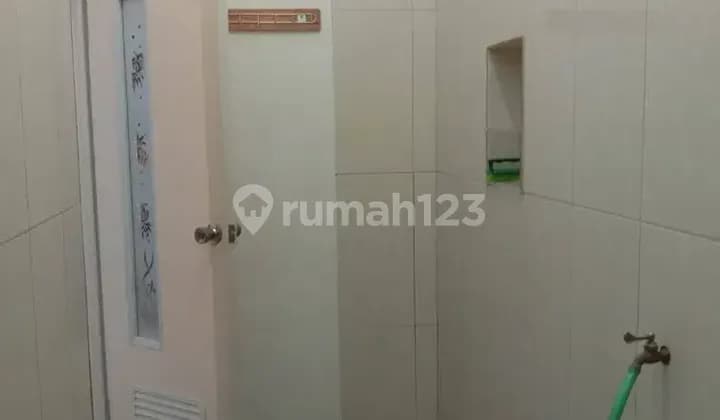 Kos putri bunga Desember Lowokwaru kota malang