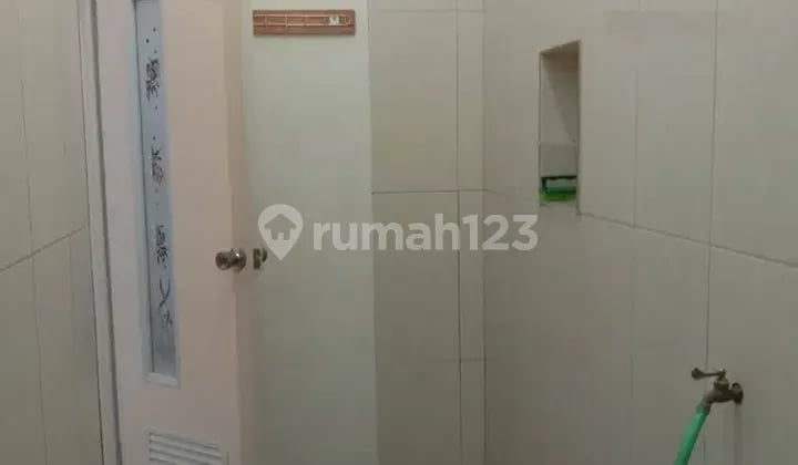 Kos putri bunga Desember Lowokwaru kota malang