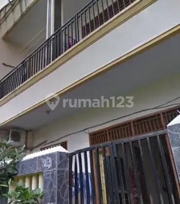 Kost Kebon Kacang 19 No.4A, Female Only, AC/Non AC, Ensuite Bathroom