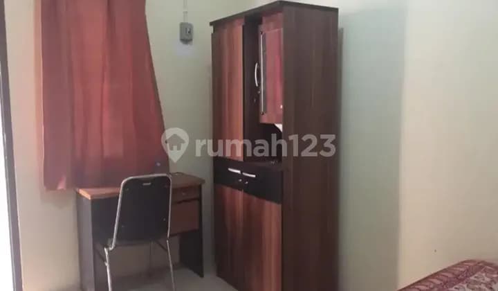 room near campus
