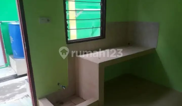 Disewakan bedeng lokasi strategis pinggir jalan aspal,