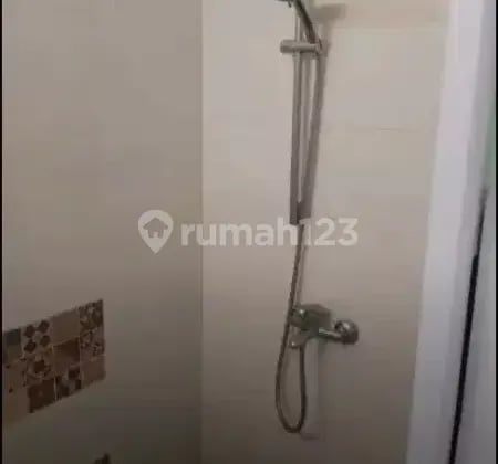 Women's and Couples' Boarding Houses