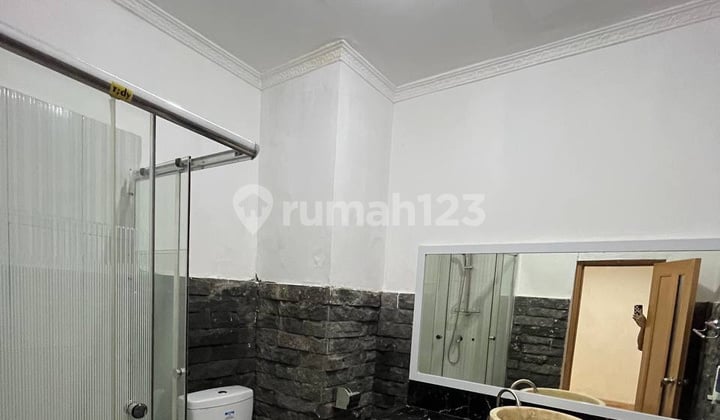 Guest House in Denpasar With Ricefield View