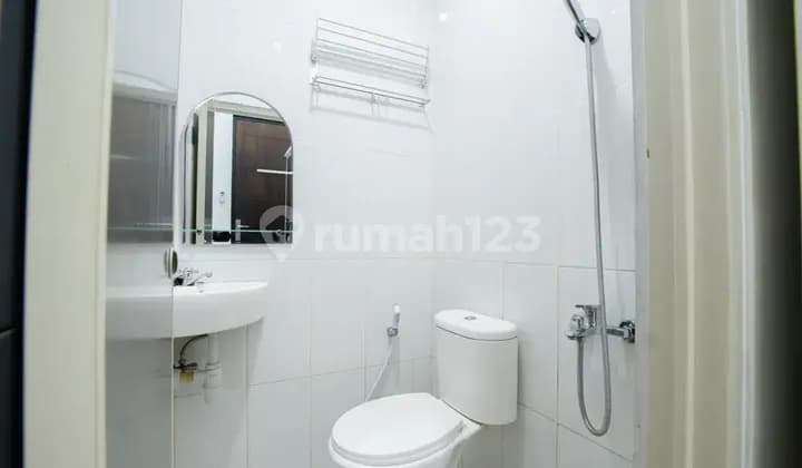Kost Grogol Cozia House Tipe D Jendela Koridor Dekat Ke APL Tower