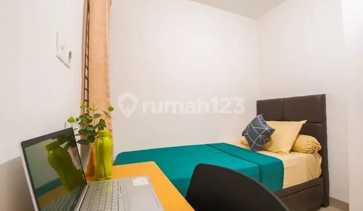 Essence Single Boarding House Window Corridor Full Facilities Near PIK Avenue