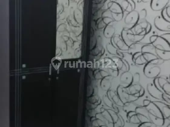 Kostan Karyawati / Putri