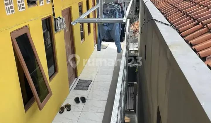 Kost Kostan Stasiun Tebet Strategis