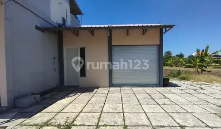 Affordable rental with a shop house bonus, suitable for young families.