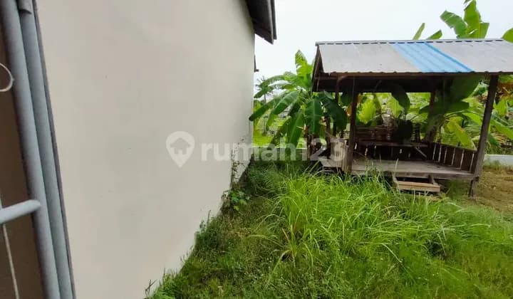 Renting a Women's Boarding Room in Darussalam