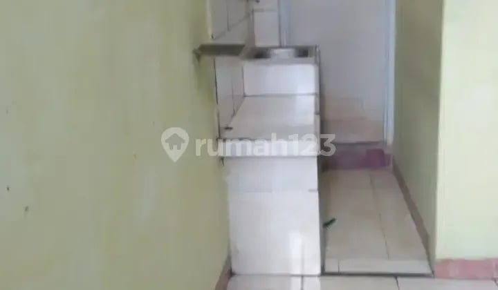 Tersedia kosan bersih nyaman dan lokasi strategis, transportasi mudah.