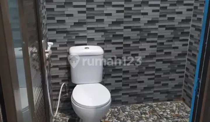 Kost Pria di Pondok Kelapa