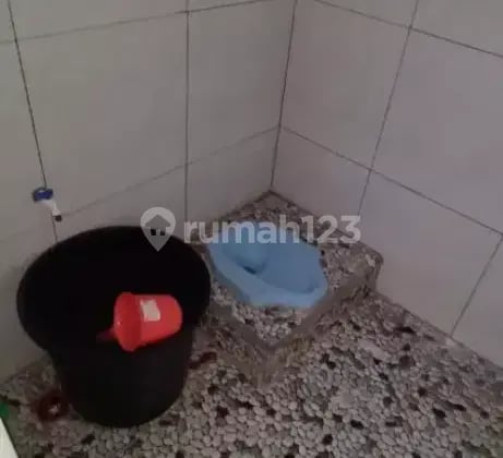 Kost mutiara paniki Atas