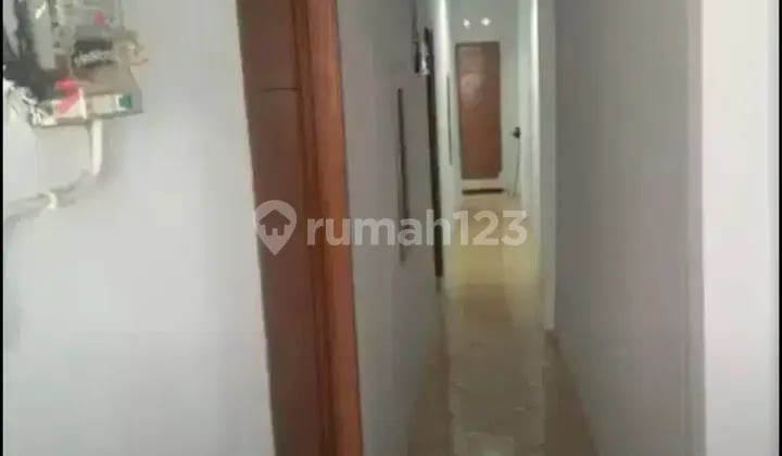 MEN'S BOARDING HOUSE