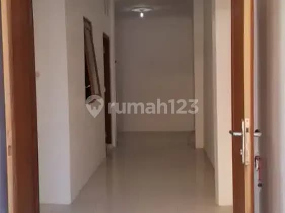 Cheap men's boarding house