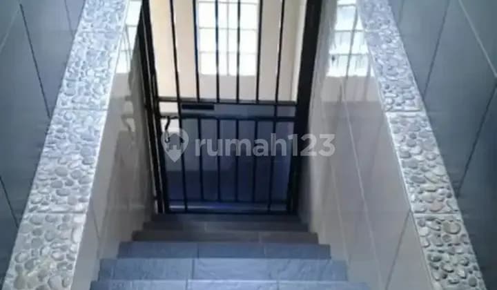 KOS UNTUK WANITA, NON AC FASILITAS LENGKAP. Kamar Mandi dalam. Wify.