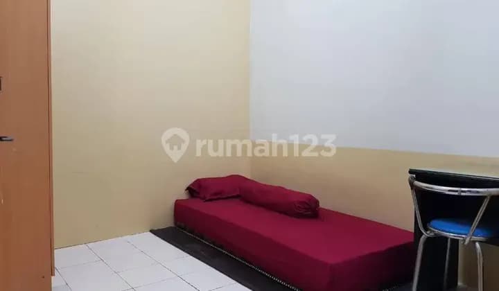 Kos Griya Hijau UNS Surakarta - 200m dari pintu UNS
