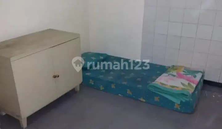 Kos putra pos pengumben