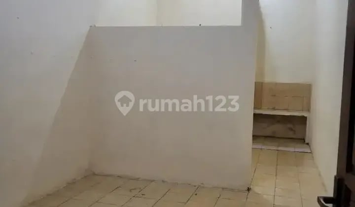 For rent per month 1,800,000 size 4x10 interested by WA For rent per month 1,800,000 size 4x10 interested by WA