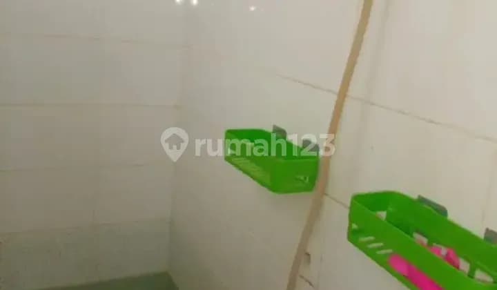 AC and TV boarding house in Sunter Agung, light and comfortable