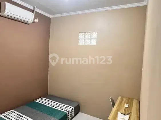 Accepting male and female boarders