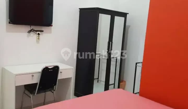 ORenz Kost : Kos Nyaman, Akses Mudah (AC, TV32, Kmr Mdi Dlm, Wifi)