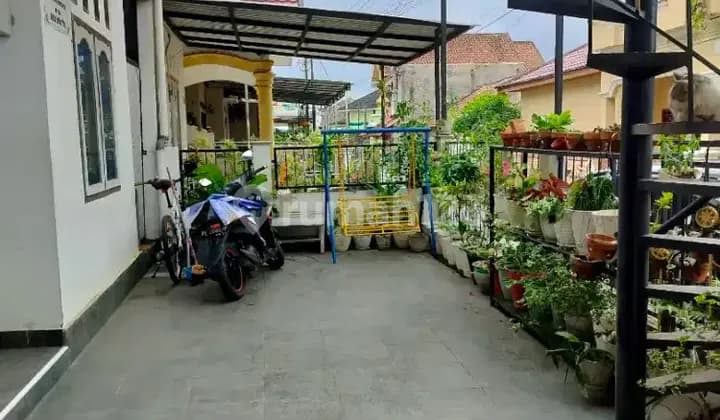 Terima Kost Nyaman dan an.serta dengan pusat kuliner dan Trona Express