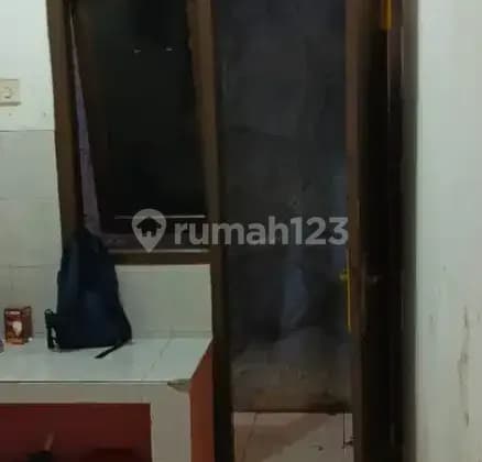 Disewakan petakan model sekat dan toko tinggal masuk