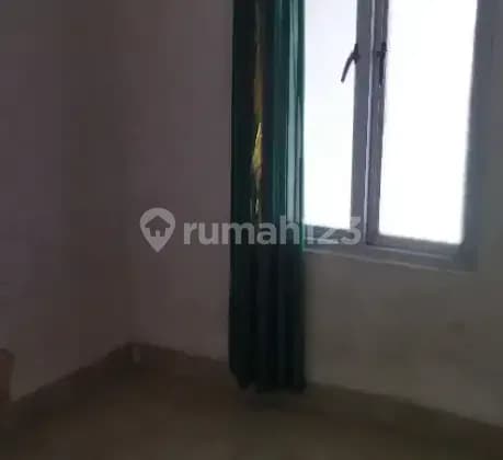 Rumah kost putri dan berkeluarga