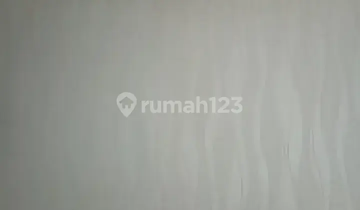 Rumah & satu kamar boleh pertahun/bulanan