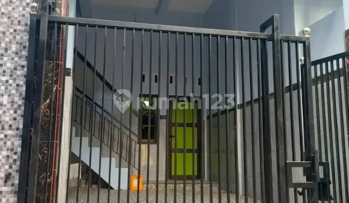 Waru Couple's Boarding House - Mrs. Titin