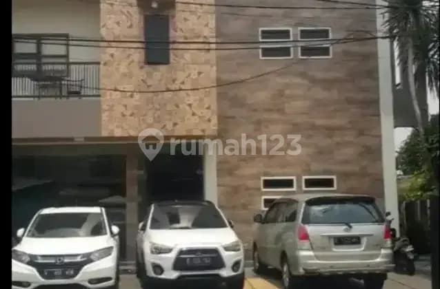 Kos eksklusif, expart, pemain sinetron, karyawan