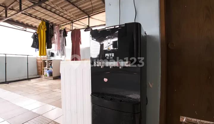 Kost Abdi Kartini Jendela Keluar Siap Huni Dekat Kemayoran dan Senen