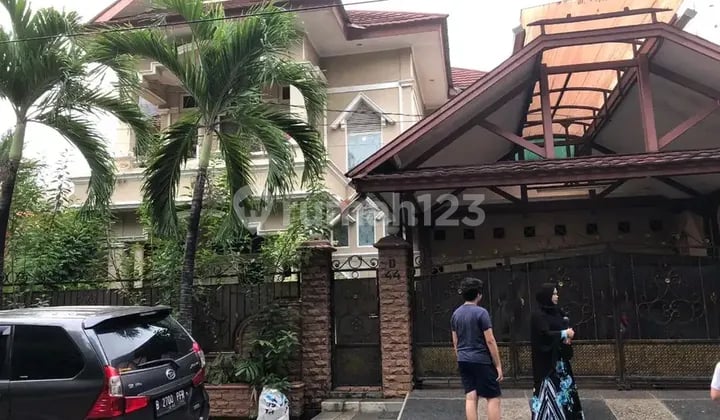 Kost Kelapa Gading Barat