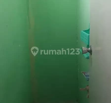 Boarding House for Men, Muslim only, monthly.