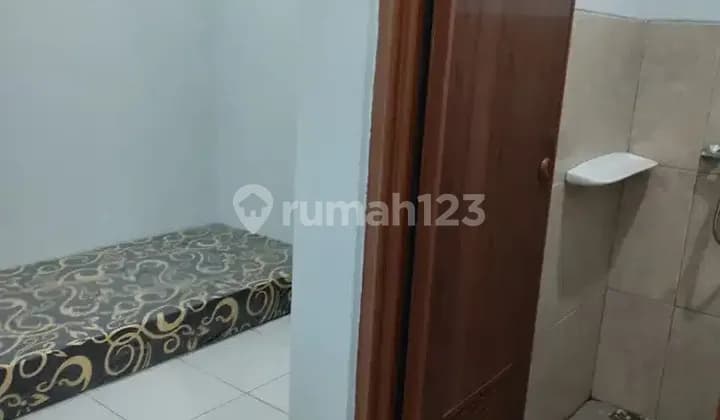 Kosan buat karyawan/mahasiswa