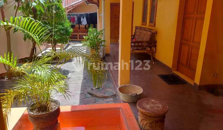 Rizky Jaya 3 Male Boarding House in Bantul City, located at Jl. Belukan, Dukuh, Sabdodadi, Bantul Subdistrict, Bantul Regency, Special Region of Yogyakarta 55715, Bantul.