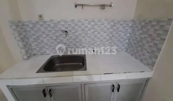 Kos Pancoran Sewa Bulanan KM dan Dapur Sendiri + AC