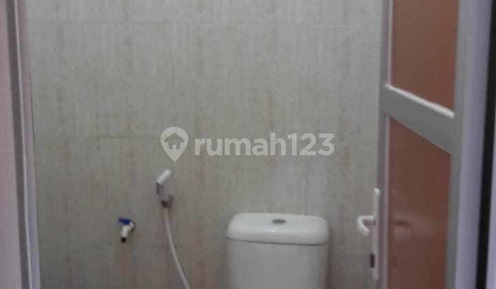 Kontrak Rumah Bulanan 2 Kamar Tangerang Selatan Ada Parkir Mobil Motor