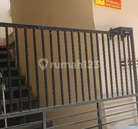 Couple's pavilion boarding house
