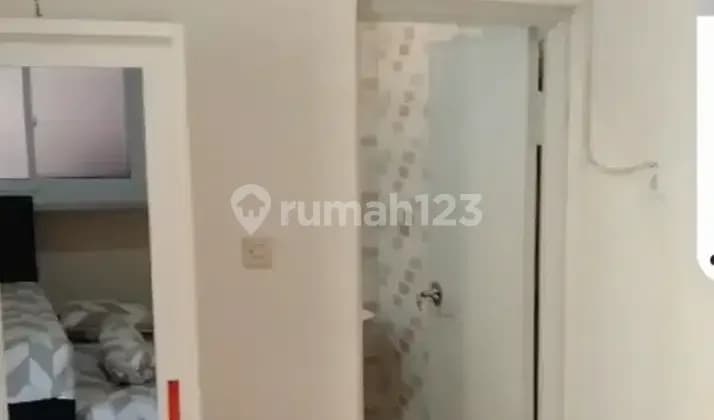 For Rent: Clean Boarding Room with Spacious Garage.