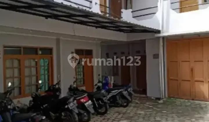 Menerima kost (putra/putri& pasangan suami istri sah)