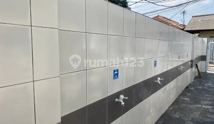 Dikontrakkan / Disewakan Kamar 10 Pintu