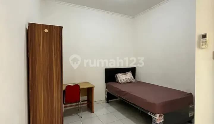 Kost Exclusive di kota Bekasi dengan kamar mandi dalam dan air panas