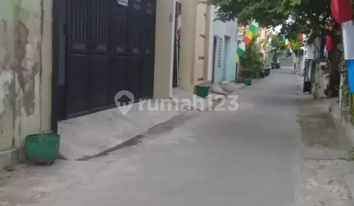 Kost Putra Kamar Mandi Luar