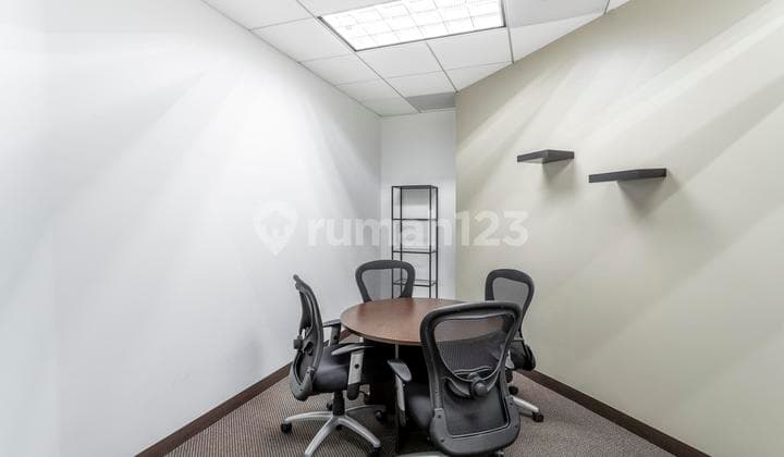 Regus - Jic Tower (Kantor Pribadi 3 Orang)