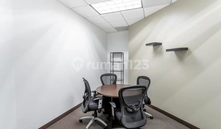 Regus - Jic Tower (Kantor Pribadi 3 Orang)